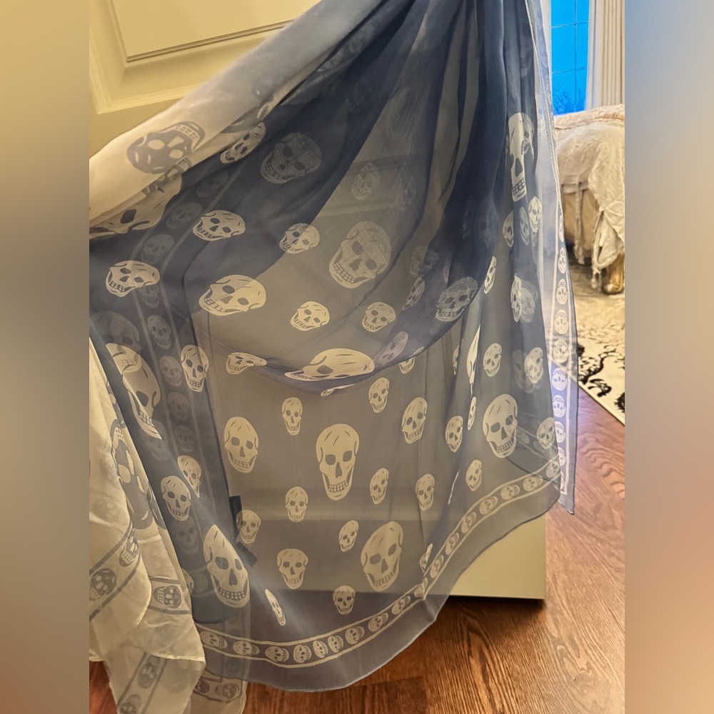 Alexander McQueen silk shawl 120cm